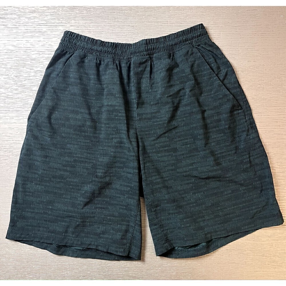 Lululemon Men’s Green/Black Pace Breaker Short 9" Linerless Size Medium